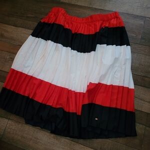 Tommy Hilfiger skirt with pleats  size xl NWOT